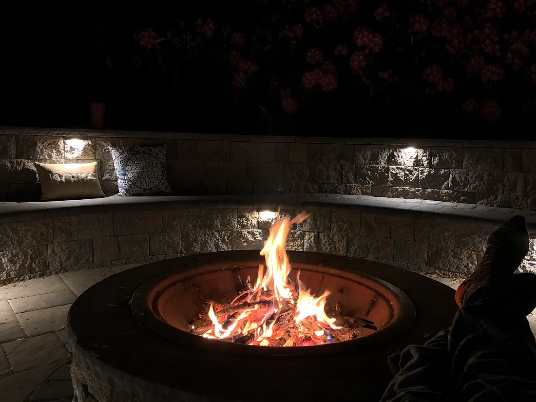 Custom fire pit and sitting wall installation for outdoor spaces in Glen Mills, Wilmington DE, and Garnet Valley – ScapeWorx