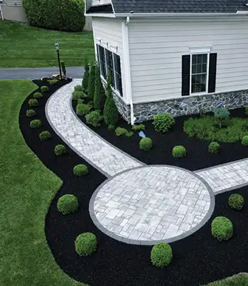 picture of a mulch job by ScapeWorx